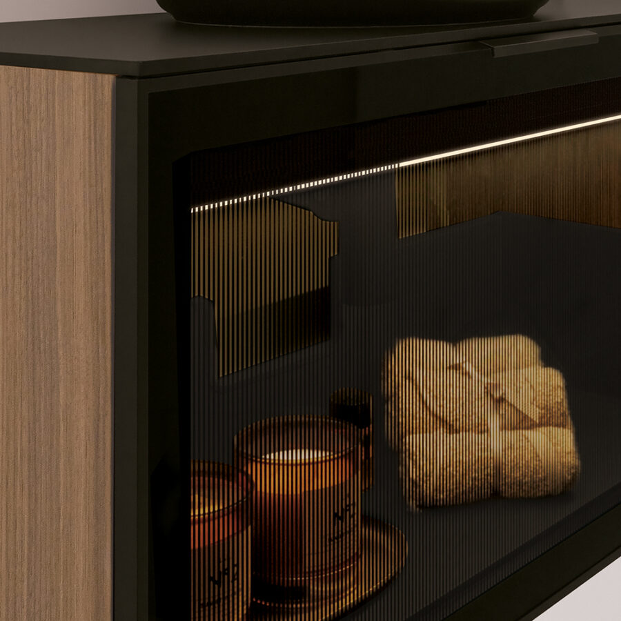 Frente-GLASS-STRIATO-luz-interior-armazon-FAMA16-Olmo-cambria